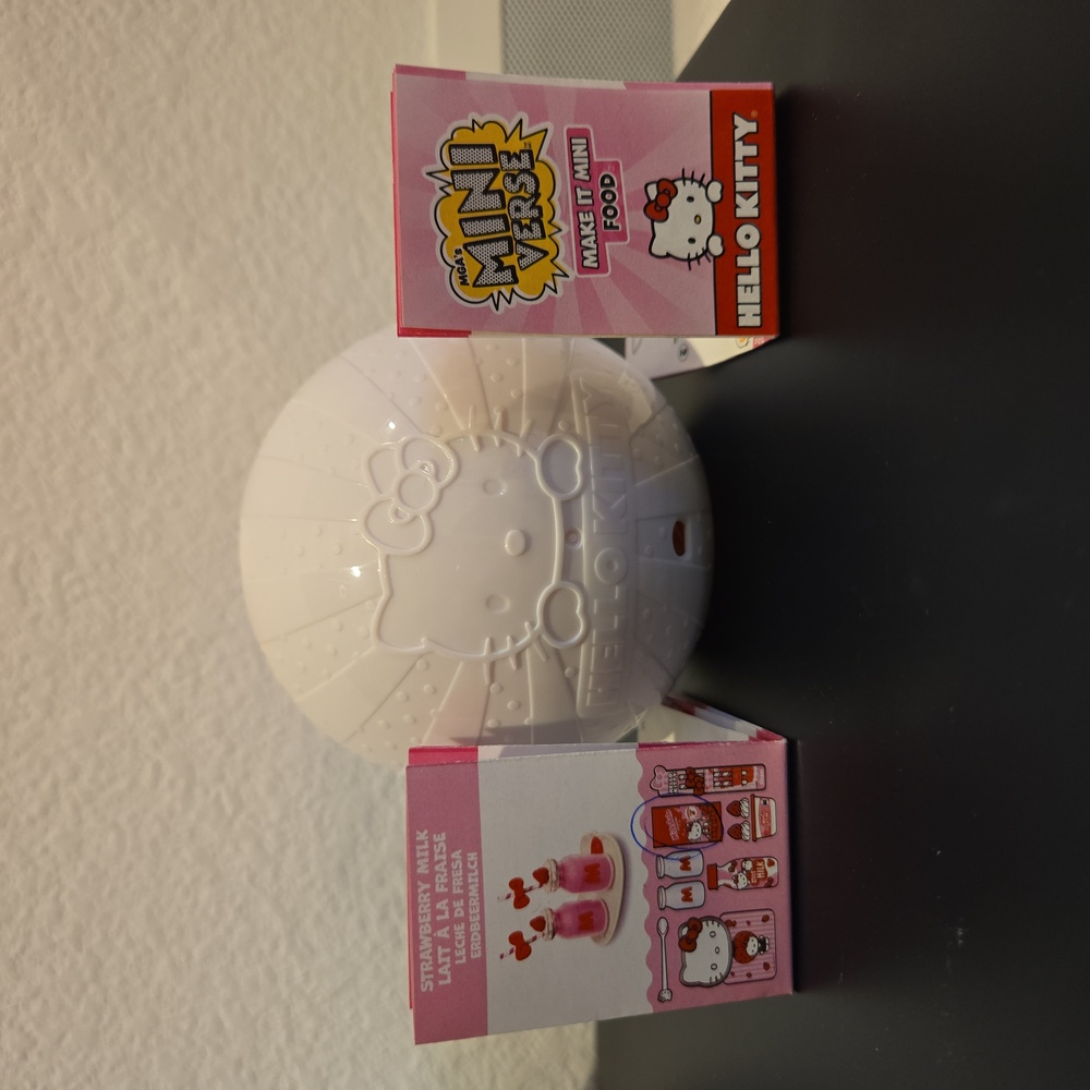 MGA's Mini Verse Make It Mini Food Hello Kitty Strawberry Milk